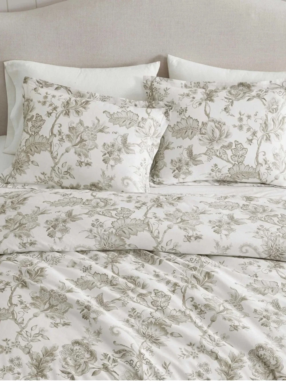 - King Comforter Set, Smooth Sateen Front with Subtle Sheen & Lightweight Cot